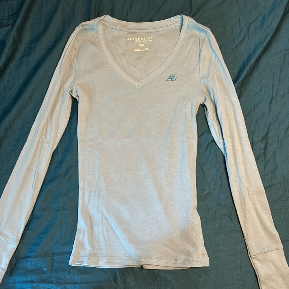 Aeropostale ribbed v neck long sleeve shirt.  Size M.